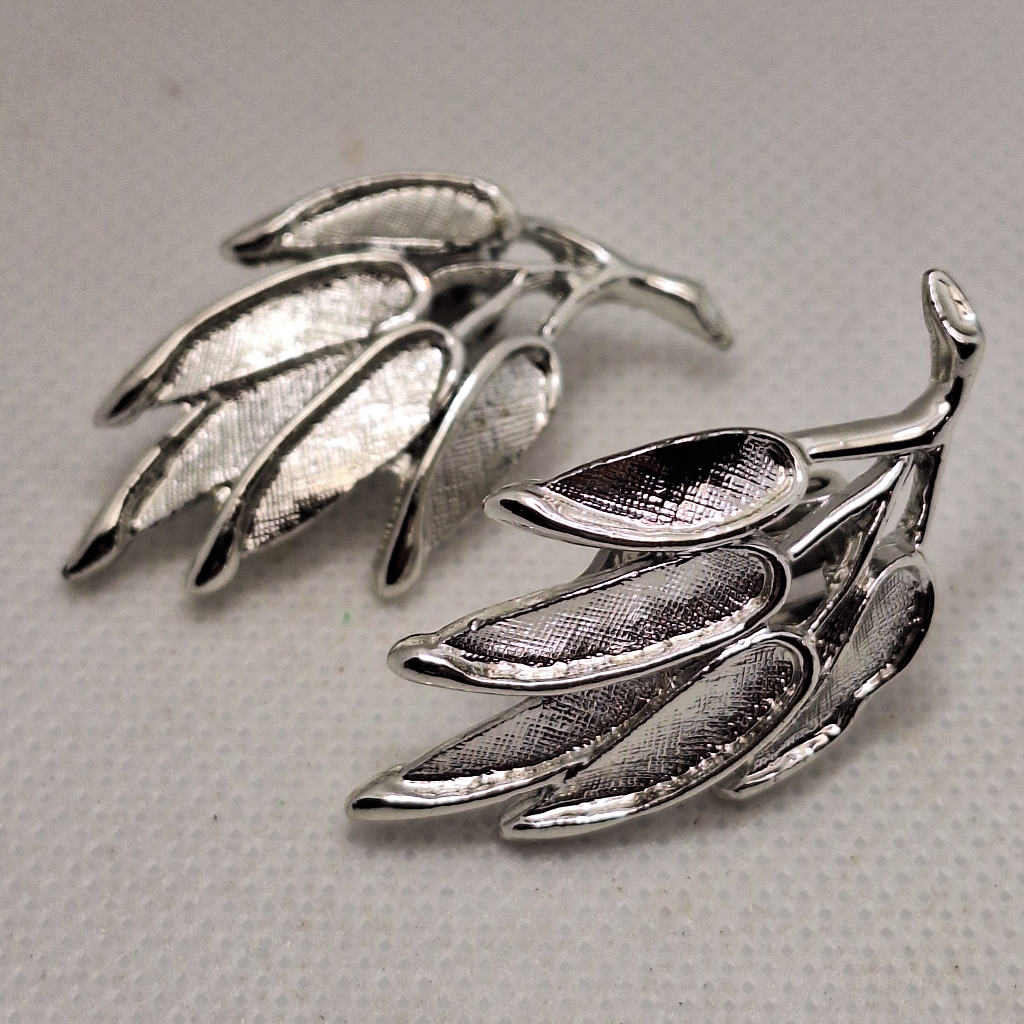 Judy Lee Vintage Clip On Earrings Leaf Leaves Brushed Silver Tone Signed 1980s 13$